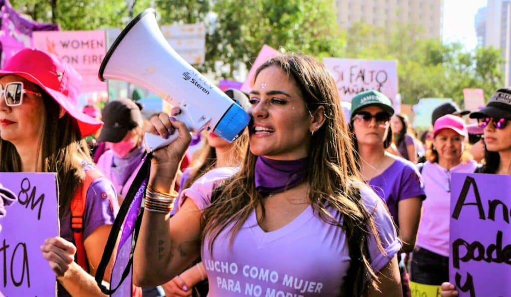 mujer 8 2