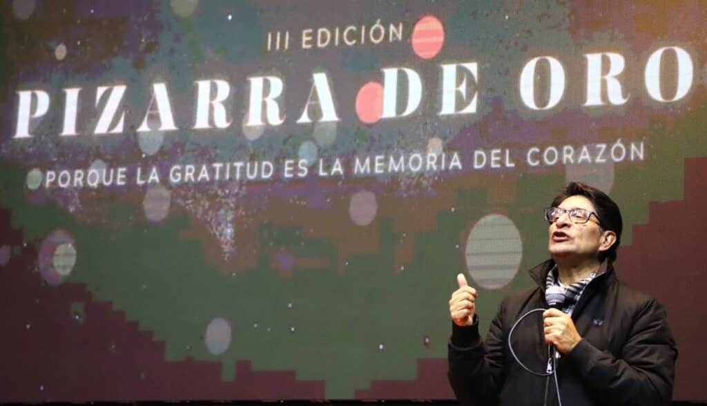 nota pizarra de oro 1