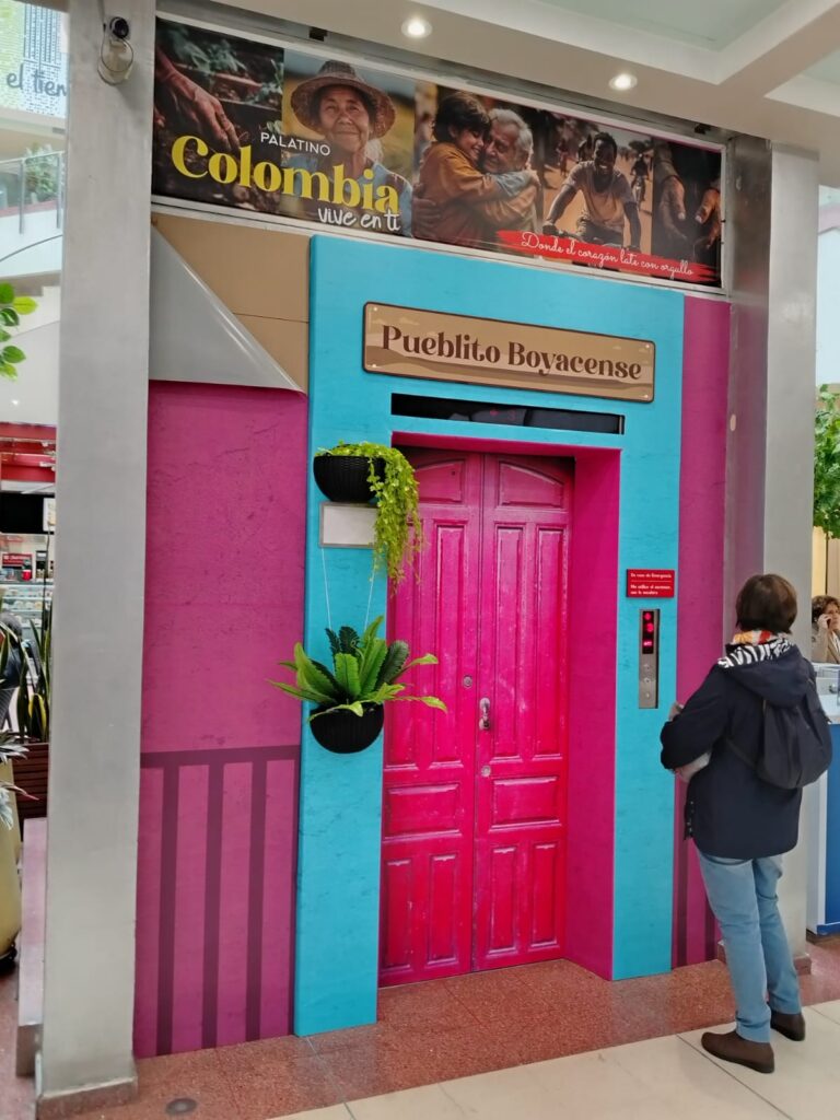 el pueblito boyacense en los grandes centros comerciales de colombia