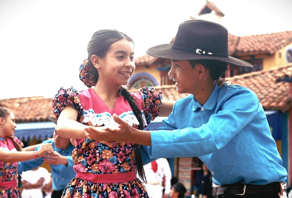 niños en pueblito