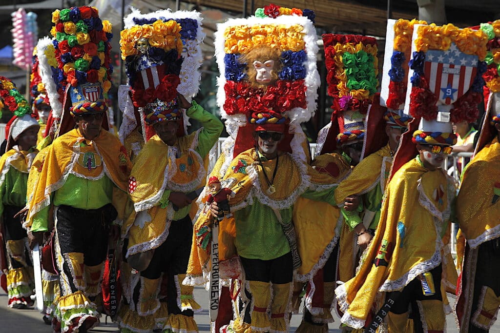 gran parada de tradición en la vía 40, carnaval de barranquilla